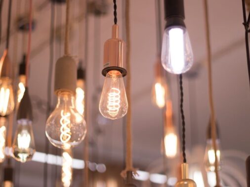 lampy, jakei są czasem stosowane w oświetleniu szynowym.