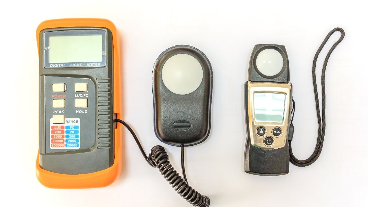 Jak wykonać pomiary natężenia oświetlenia?